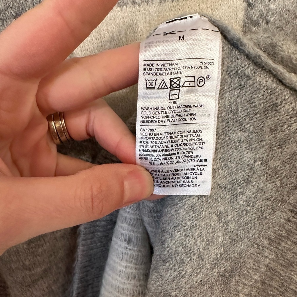 Old Navy Check Crewneck Long Sleeve Sweater Women's Medium Gray Preppy Soft - Picture 4 of 5